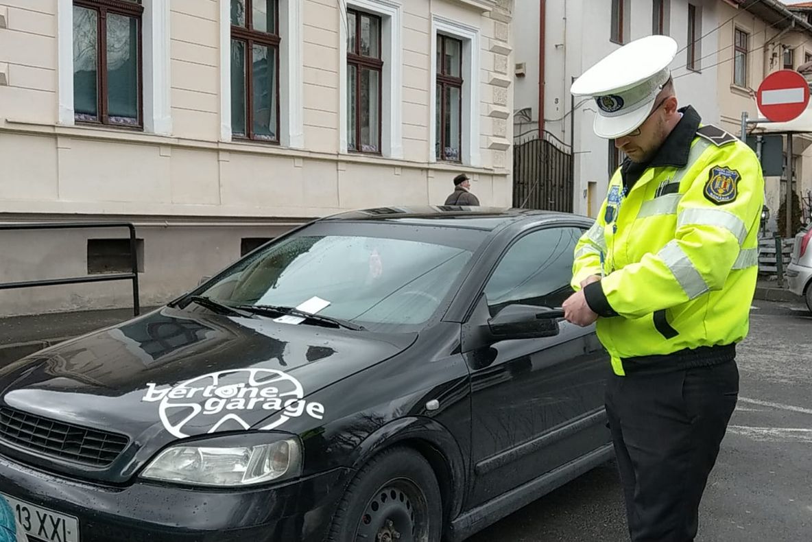 Şoferii care au transportat buletinele de vot au fost verificaţi de poliţişti