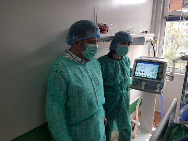 Familia unui tânăr decedat după incendiul din Colectiv a donat 18.000 de euro secției de arși de la Brașov