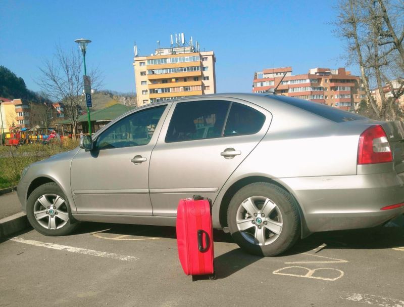 Polițiștii locali i-au găsit bagajul pierdut