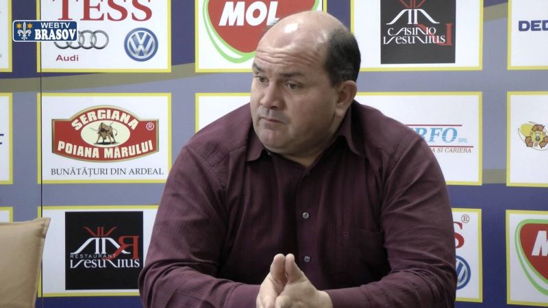 FOTO Președintele echipei de hochei Corona Brașov, gesturi OBSCENE la finala Campionatului Național