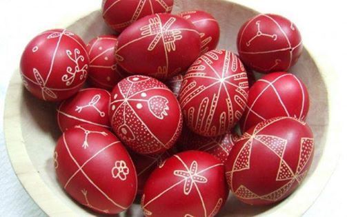 Atelier de încondeiat ouă, astăzi, la Brașov