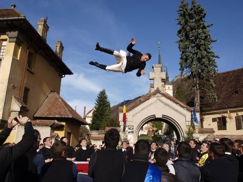 Ritual de inițiere al Junilor Tineri, în această seară, în Scheii Brașovului