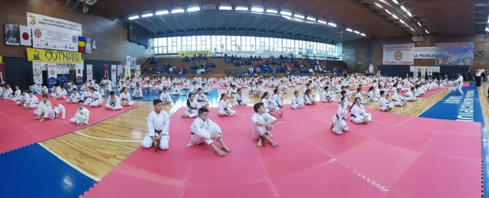 FOTO La doar nouă ani, Myriam va reprezenta România la Campionatele Mondiale de karate
