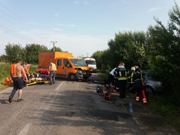 Grav accident pe DN73A! O persoană este inconștientă (FOTO)