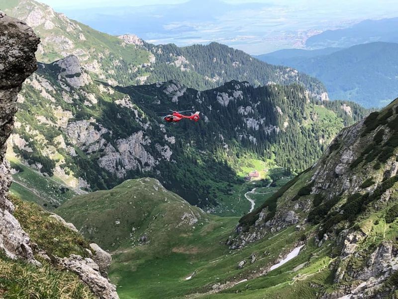 Femeie dispărută în munții Bucegi, căutată de salvamontiștii din Râșnov