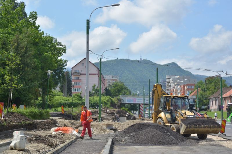 VIDEO Lucrările de pe strada 13 Decembrie se extind până la Făget