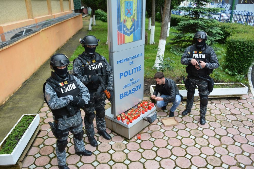 VIDEO Momente emoționante la sediul Poliției Brașov