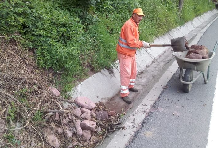 FOTO Lucrări de întreținere pe drumurile naționale din județul Brașov