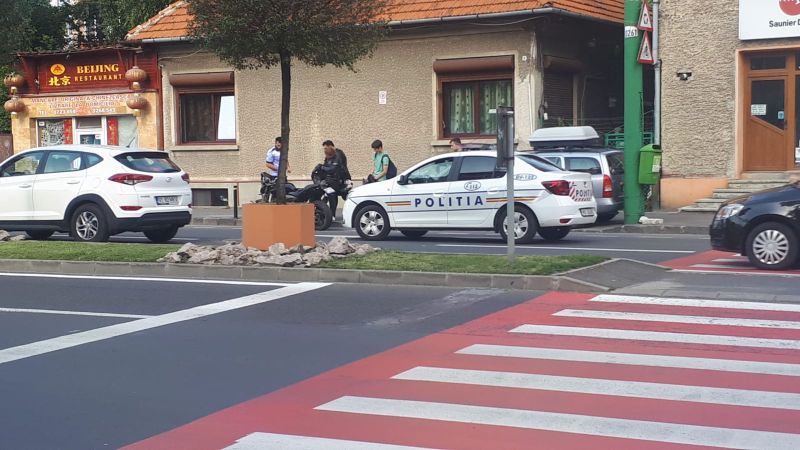 FOTO Accident pe strada 13 Decembrie