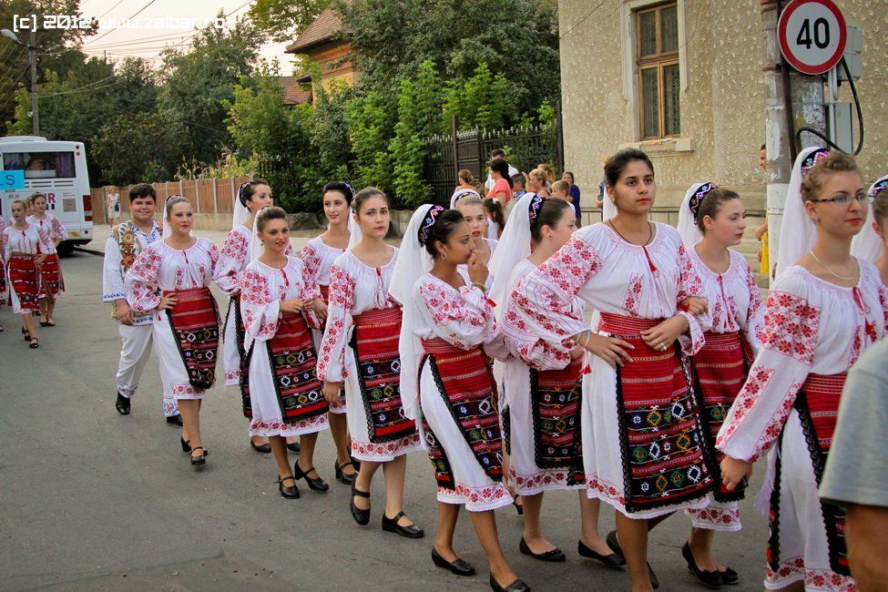 Parada portului popular, în august, la Brașov
