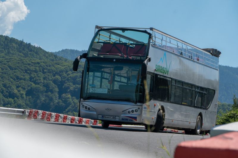 FOTO Autobuzul turistic etajat, de mâine, spre Poiana Brașov