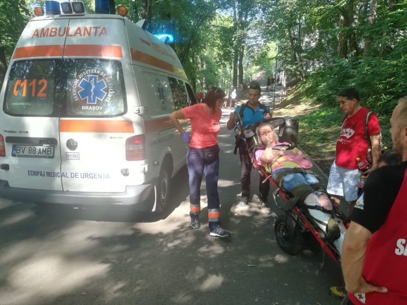 FOTOGALERIE Turistă din America, accidentată pe Tâmpa