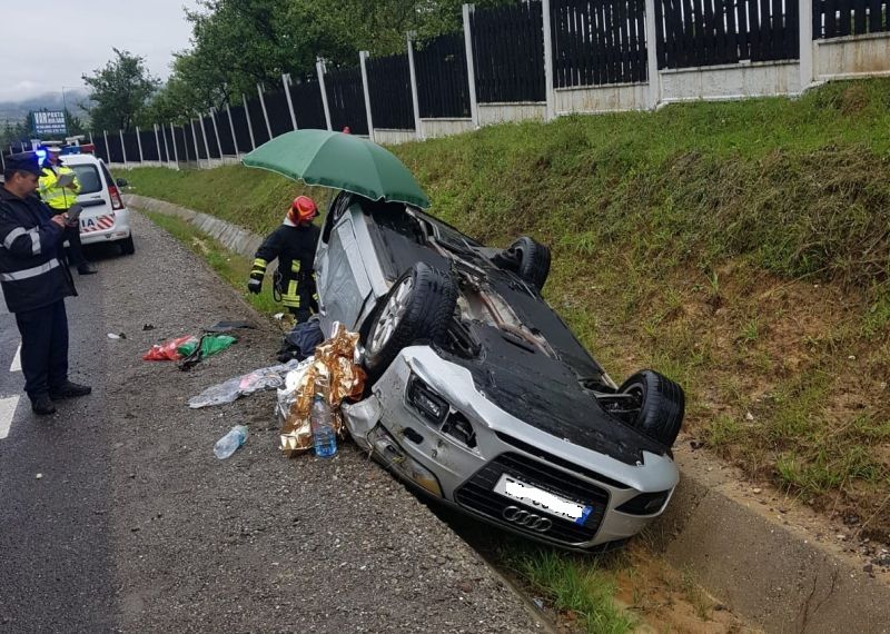 Maşină răsturnată, pe DN1
