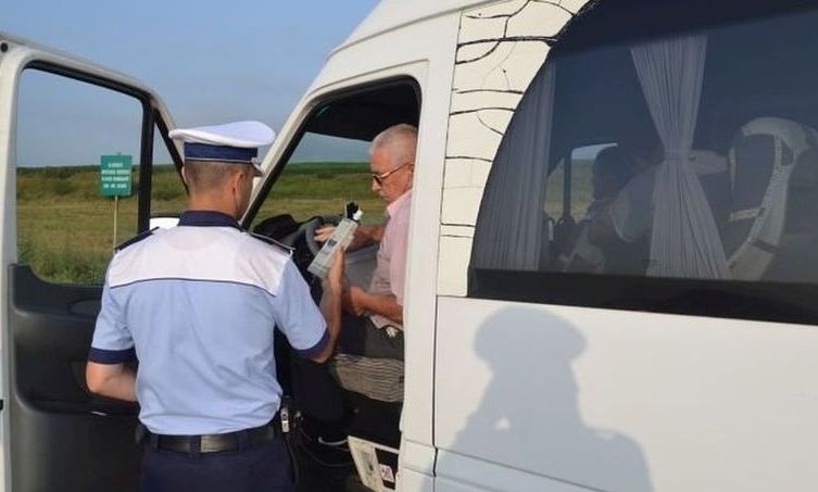 Razii de amploare în trafic! Au fost verificați peste 1.000 de șoferi care transportau persoane