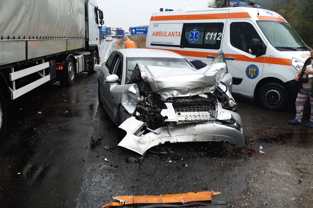 FOTO Accident cu trei victime, pe DN1