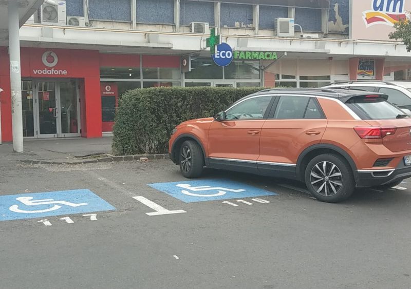 FOTO Amenzi de aproape 450.000 de lei pentru șoferii care parchează ilegal