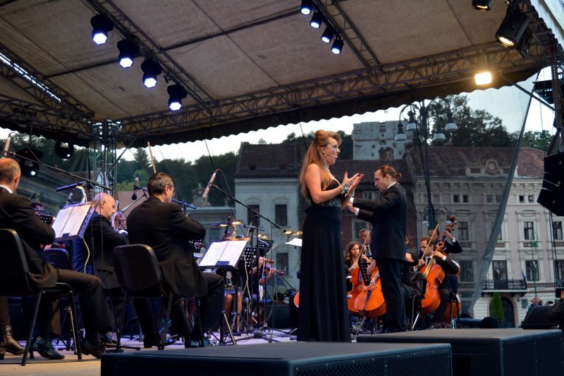 Spectacol gratuit al Operei Brașov, astăzi, în Piața Sfatului