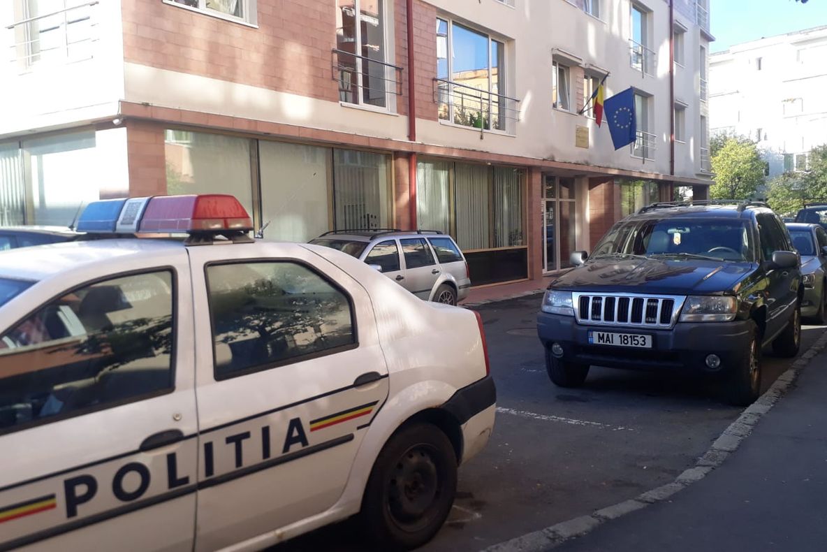 Percheziţii la Garda Forestieră Braşov