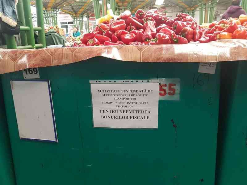 Comerț ilicit, legume fără acte și pește expirat, în două piețe din Brașov!