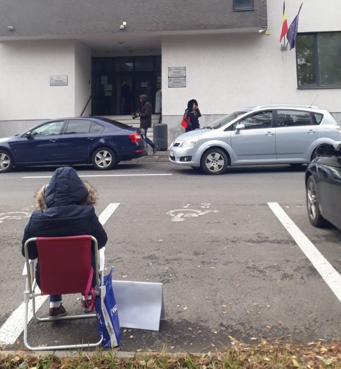 VIDEO Un procuror protestează: "Îmi vreau iubitul înapoi"