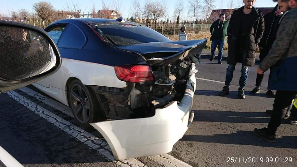 FOTO Accident rutier, la ieşirea din Braşov