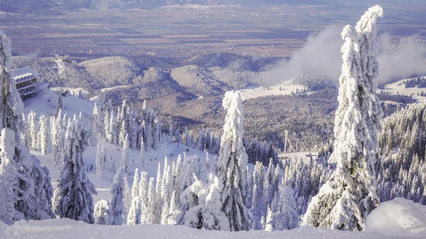 Zăpadă artificială, de astăzi, în Postăvarul