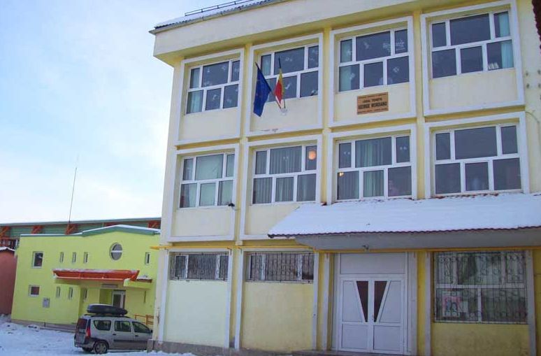 VIDEO Scandal la un liceu din județ. Elev bătut de profesor! Reacțiile celor implicați