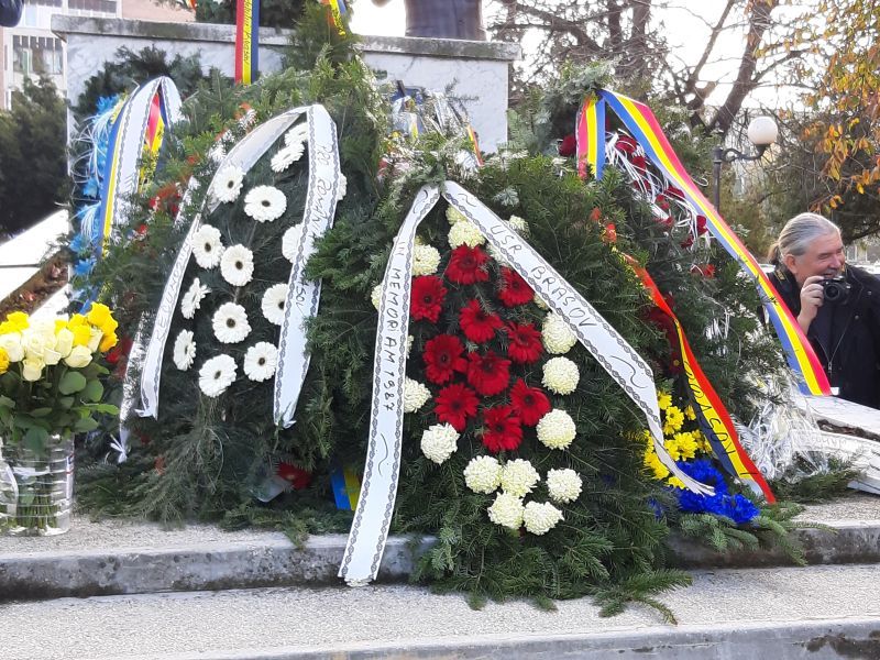 FOTO+VIDEO Ceremonii organizate, la Brașov, la 32 de ani de la revolta anticomunistă