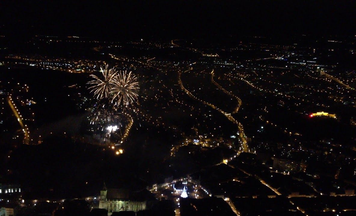 Revelion de vis, la înălțime! Sunteți invitați pe Tâmpa sau în Postăvarul