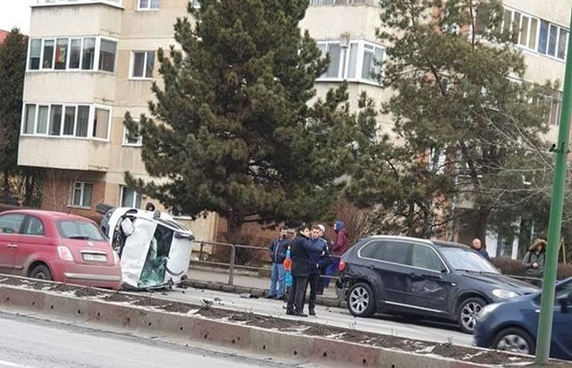 Accident la Liceul de Informatică (FOTO)