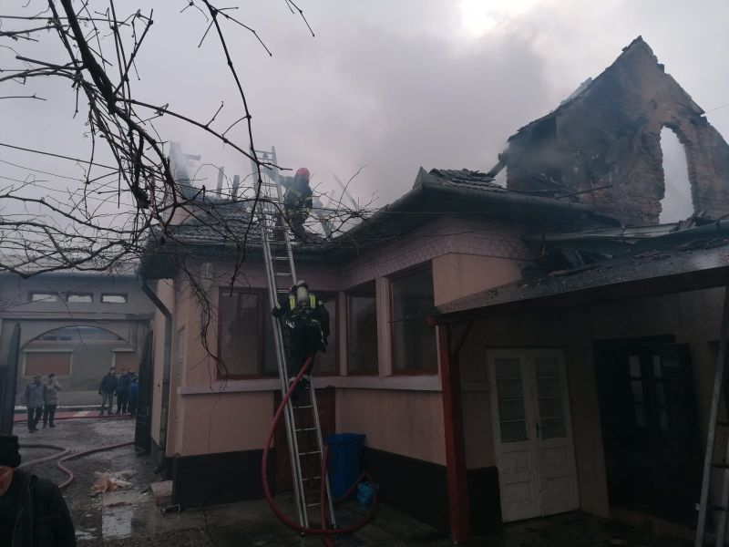 Arde o casă din Dridif