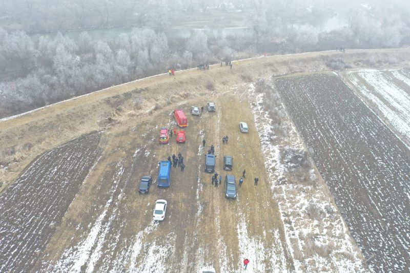 FOTO+VIDEO Minor găsit MORT, pe malul râului Olt!