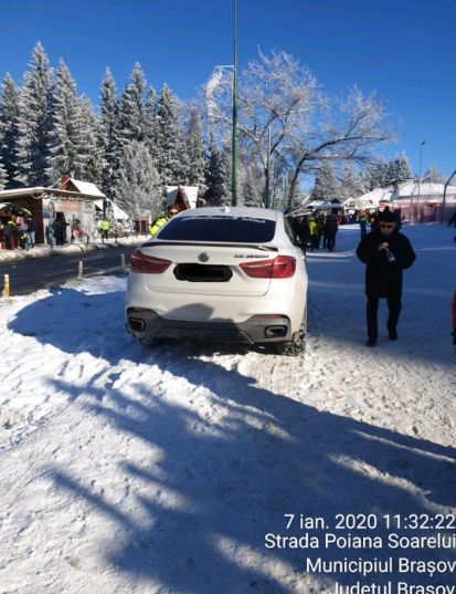 FOTO Amenzi de aproape 2.000 de lei primite, într-o singură zi, de șoferii care au parcat neregulamentar