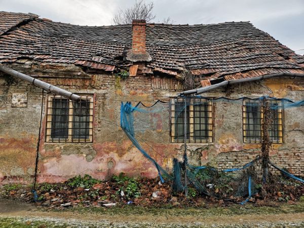 FOTO Clădiri degradate, impozitate cu 500%! Unde se va întâmpla?