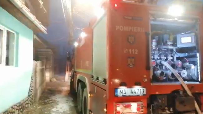 VIDEO Case din Prejmer și Zărnești, în flăcări