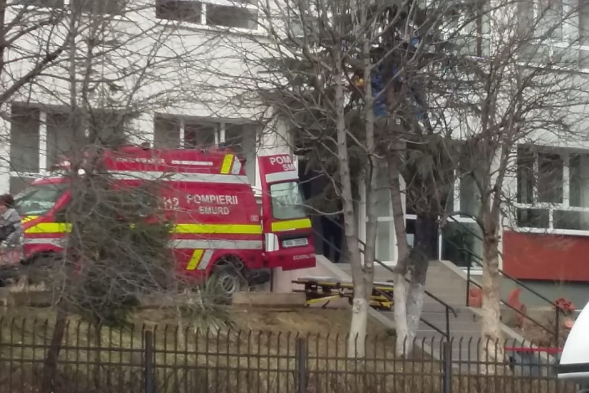 ULTIMĂ ORĂ: Copil căzut de la înălţime, la Liceul de Arte (FOTO)