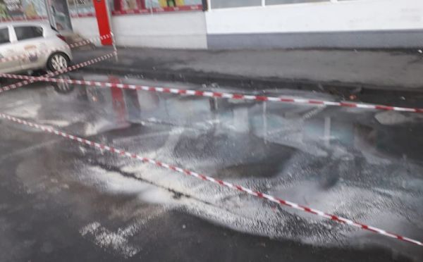 Conductă spartă, acum, în cartierul Tractorul