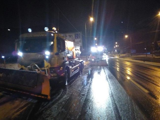 Noapte albă la DRDP Brașov! SUTE de utilaje sunt pregătite să intervină!