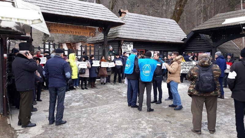 VIDEO + FOTO Protest la Bran