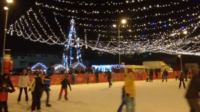 Puteți patina gratuit, de astăzi, într-un municipiu din județ