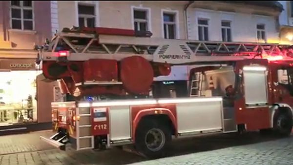 VIDEO Intervenție ISU, pe strada Republicii