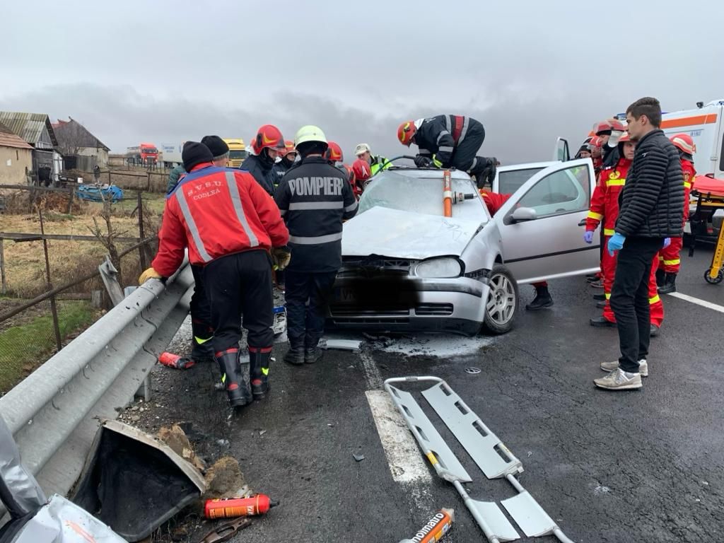 FOTOGALERIE Accident cu un mort, pe DN1! Trafic BLOCAT