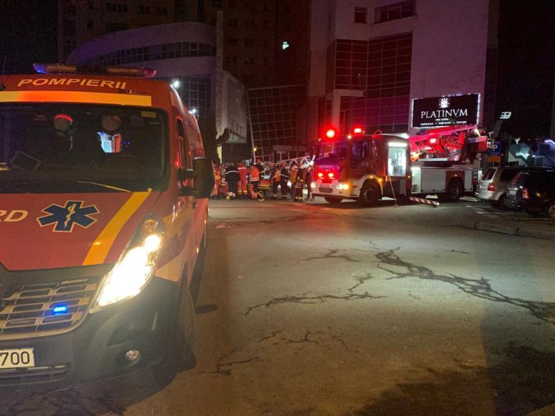 FOTO Incident grav, în apropierea unei bănci din Brașov! Bărbat inconștient!