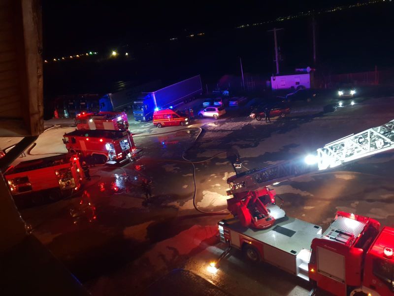 VIDEO+FOTO Incendiu, azi-noapte, la Ghimbav