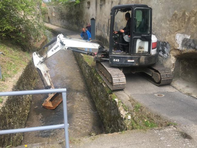 Lucrări de salubrizare în zona După Ziduri (FOTO)