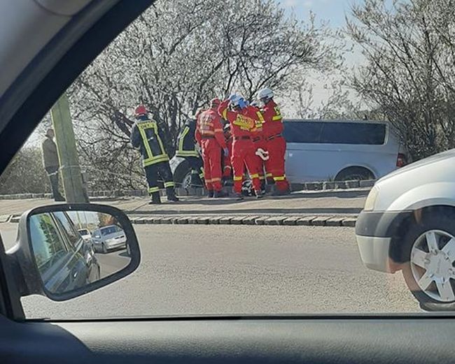 Victima implicată în accidentul de pe strada Hărmanului a murit!