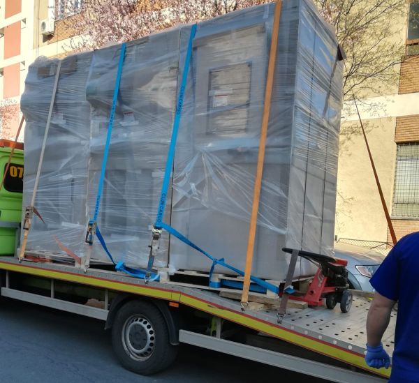 VIDEO+FOTO Incintă securizată pentru recoltarea probelor biologice, de astăzi, la UPU Brașov