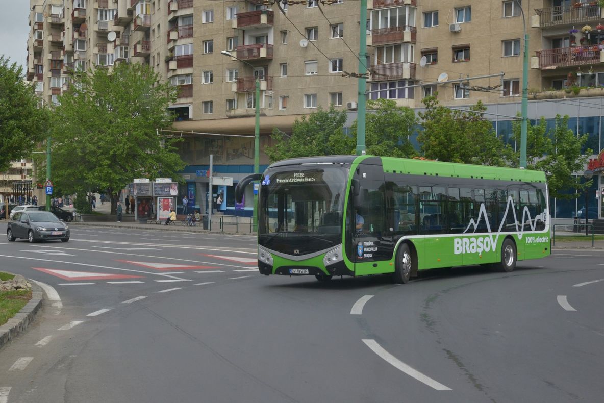 Trei mijloace de transport în comun NOI, de astăzi, în municipiul Braşov!