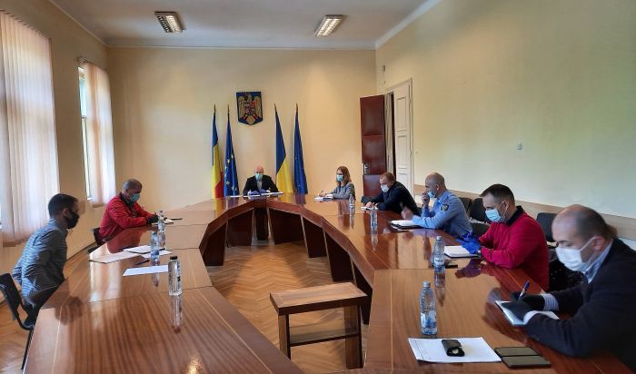 Întâlnire importantă pentru eliminarea conflictelor din comunitățile de romi ale județului Brașov