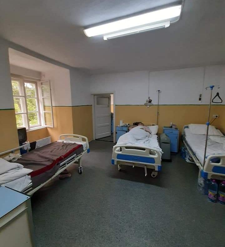 O braşoveancă infectată cu coronavirus povesteşte coşmarul prin care a trecut! "Mor oamenii în condiţii de Evul Mediu, în spitale"!